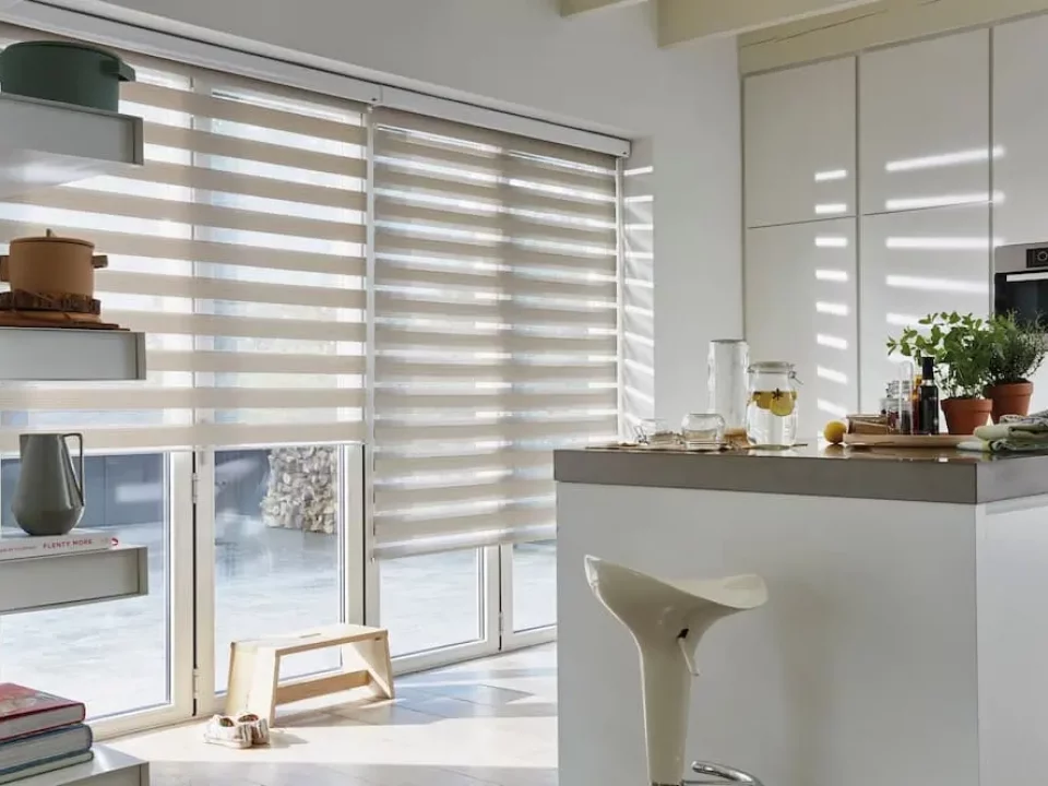 Store-Twist-ASEO-MENUISERIE-AIN-PROTECTION-SOLAIRES-ET-FERMETURES